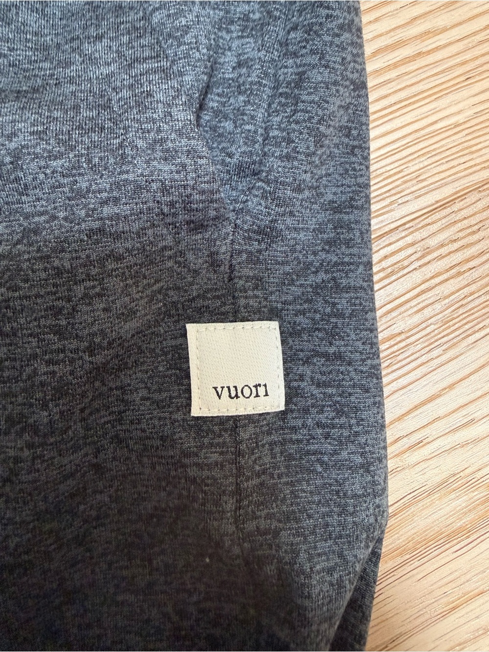 Vuori Halo Essential Wide Leg Pants Black Heather small NWOT - Picture 9 of 9
